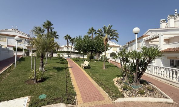 Resale - Apartment - Orihuela Costa - La Zenia