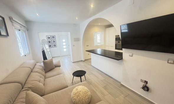 Resale - Villa - Orihuela Costa - Blue Lagoon