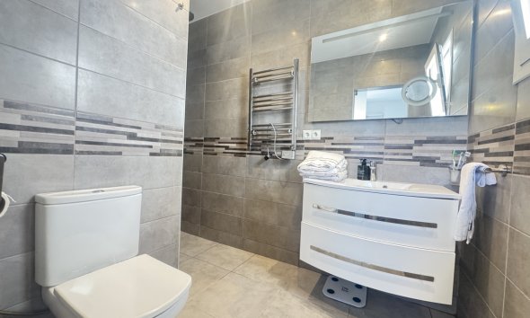 Resale - Villa - Orihuela Costa - Blue Lagoon