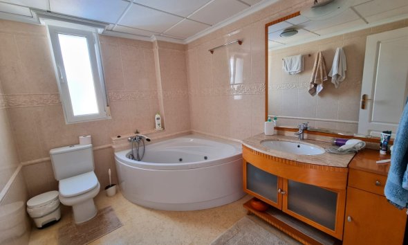 Resale - Villa - Torrevieja - La Mata