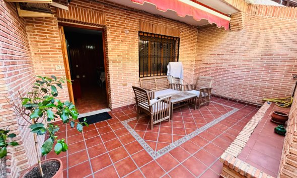 Resale - Villa - Torrevieja - Playa de los Locos