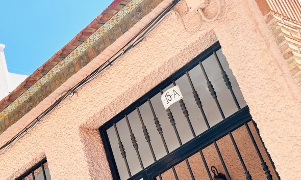 Resale - Villa - Torrevieja - Playa de los Locos