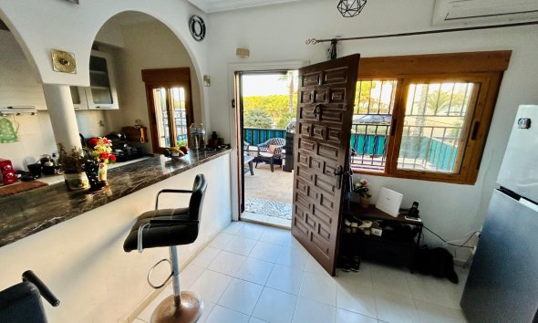 Resale - Duplex / Two-storey apartment - Torrevieja - La Mata