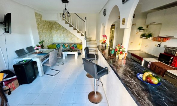 Resale - Duplex / Two-storey apartment - Torrevieja - La Mata