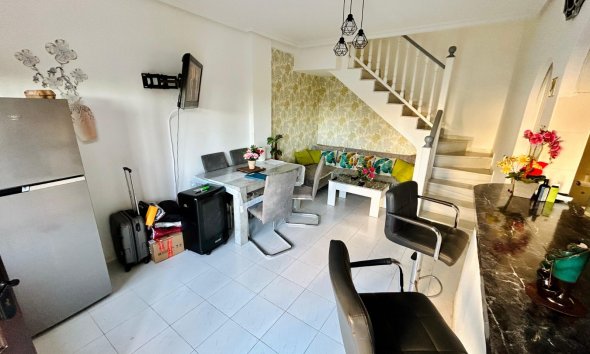 Resale - Duplex / Two-storey apartment - Torrevieja - La Mata