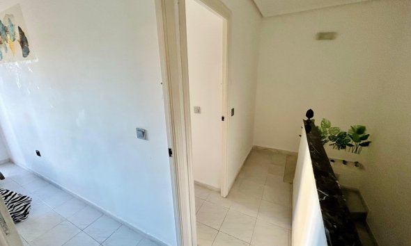 Resale - Duplex / Two-storey apartment - Torrevieja - La Mata