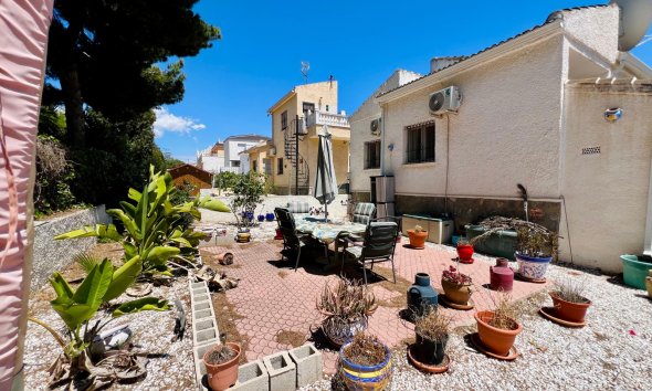 Resale - Villa - Torrevieja - El Chaparral