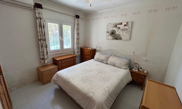 Resale - Villa - Torrevieja - El Chaparral