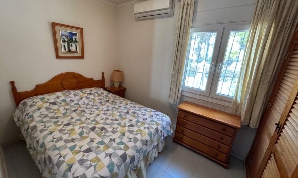 Resale - Villa - Torrevieja - El Chaparral