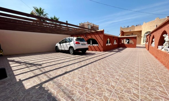 Resale - Villa - Torrevieja - El Chaparral