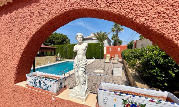Resale - Villa - Torrevieja - El Chaparral