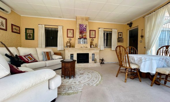 Resale - Villa - Torrevieja - El Chaparral