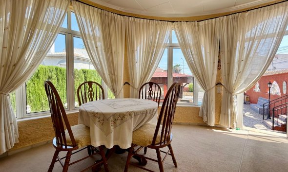 Resale - Villa - Torrevieja - El Chaparral