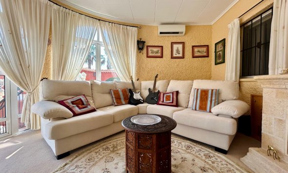 Resale - Villa - Torrevieja - El Chaparral