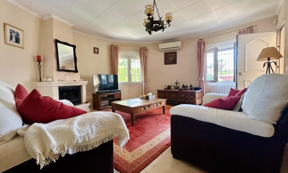 Resale - Villa - Torrevieja - El Chaparral