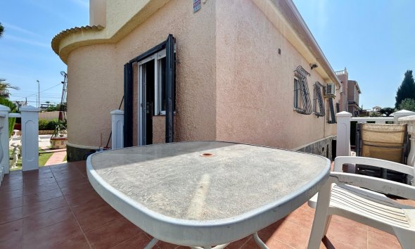 Resale - Villa - Torrevieja - El Chaparral
