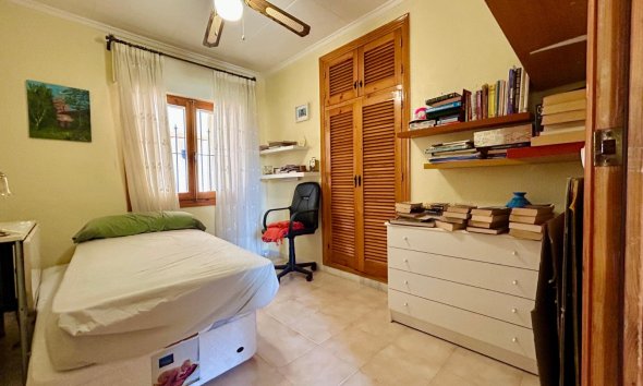 Resale - Villa - Torrevieja - El Chaparral