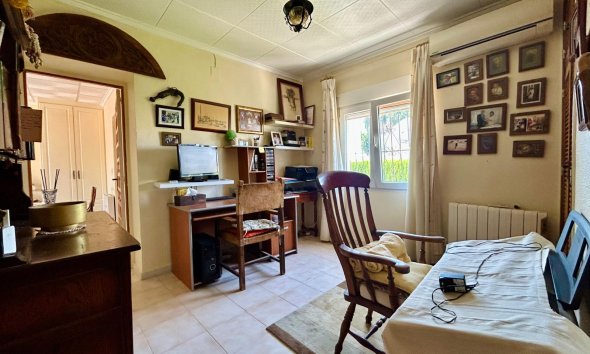 Resale - Villa - Torrevieja - El Chaparral