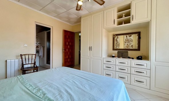 Resale - Villa - Torrevieja - El Chaparral