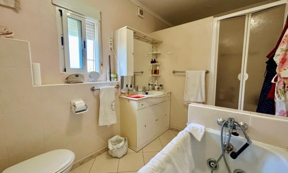 Resale - Villa - Torrevieja - El Chaparral