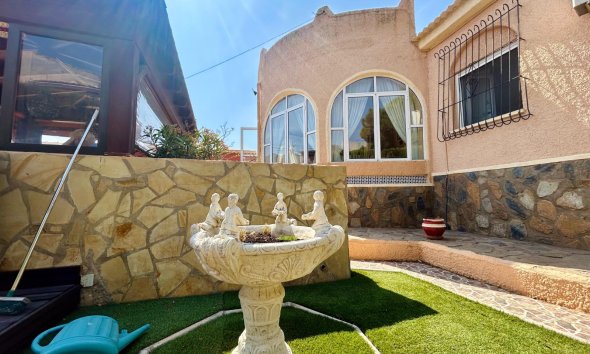 Resale - Villa - Torrevieja - El Chaparral