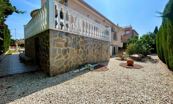 Resale - Villa - Torrevieja - El Chaparral
