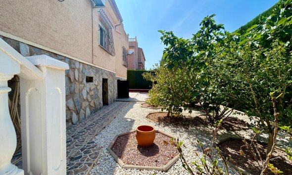 Resale - Villa - Torrevieja - El Chaparral