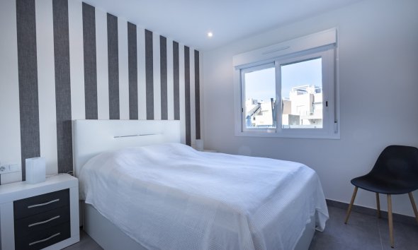 Resale - Bungalow - Torrevieja - Aguas Nuevas