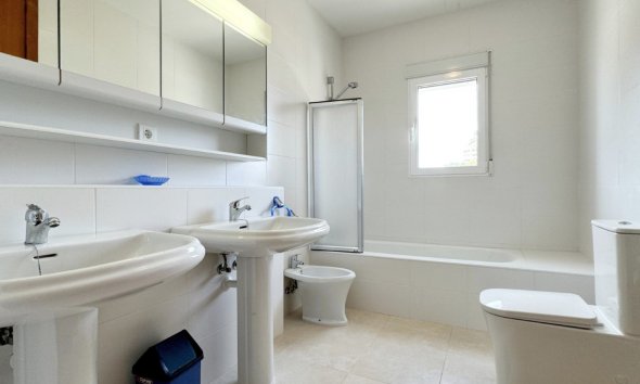 Resale - Villa - Orihuela Costa - La Zenia