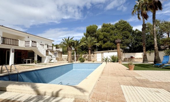 Resale - Villa - Orihuela Costa - La Zenia