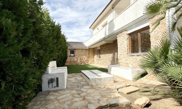 Resale - Villa - Orihuela Costa - La Zenia