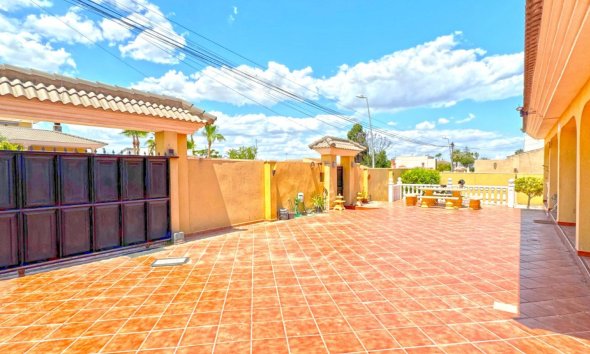 Resale - Villa - Torrevieja - Los Balcones - Los Altos del Edén