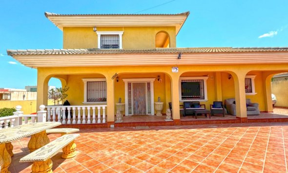 Resale - Villa - Torrevieja - Los Balcones - Los Altos del Edén