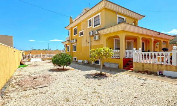 Resale - Villa - Torrevieja - Los Balcones - Los Altos del Edén