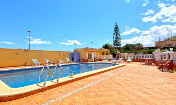Resale - Villa - Torrevieja - Los Balcones - Los Altos del Edén