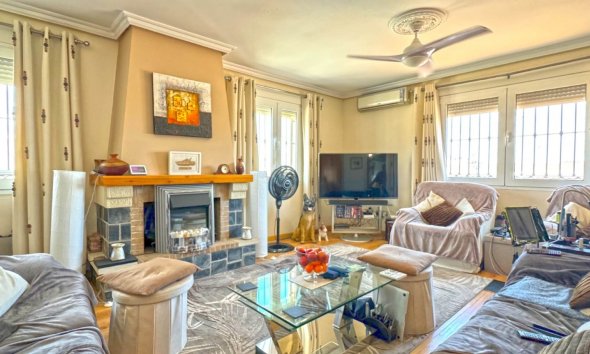 Resale - Villa - Torrevieja - Los Balcones - Los Altos del Edén