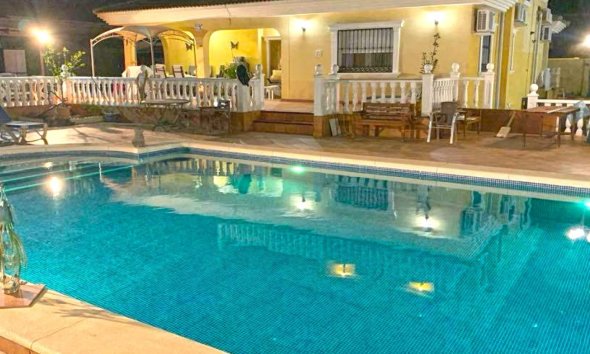 Resale - Villa - Torrevieja - Los Balcones - Los Altos del Edén