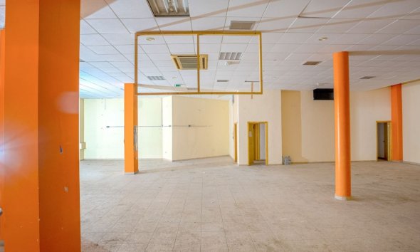 Reventa - Local Comercial - Torrevieja