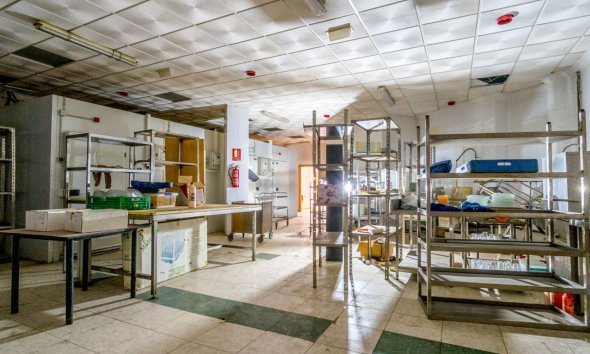 Reventa - Local Comercial - Torrevieja