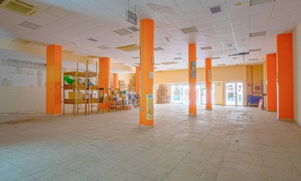 Reventa - Local Comercial - Torrevieja