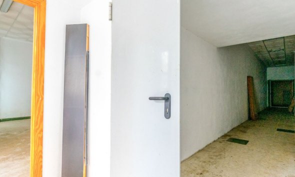 Reventa - Local Comercial - Torrevieja