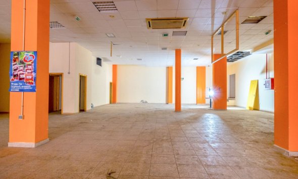 Reventa - Local Comercial - Torrevieja