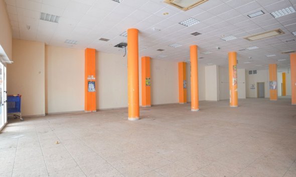 Reventa - Local Comercial - Torrevieja