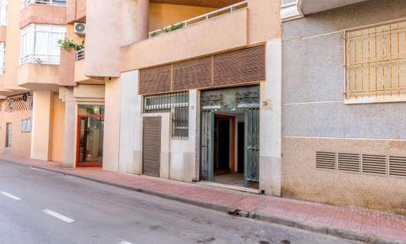 Reventa - Local Comercial - Torrevieja