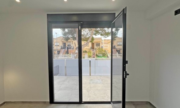 Resale - Villa - Torrevieja - Los Balcones - Los Altos del Edén