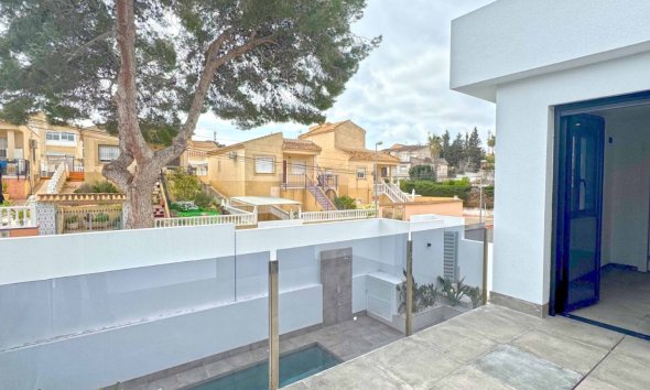 Resale - Villa - Torrevieja - Los Balcones - Los Altos del Edén