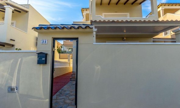 Resale - Villa - Orihuela Costa - Villamartín