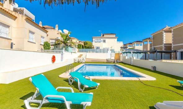 Resale - Villa - Orihuela Costa - Villamartín