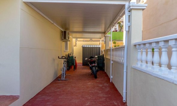 Resale - Villa - Orihuela Costa - Villamartín