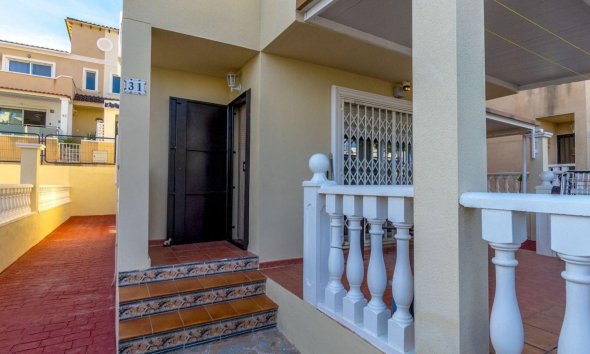 Resale - Villa - Orihuela Costa - Villamartín